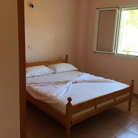 Hill Side Apartments * Qeparo